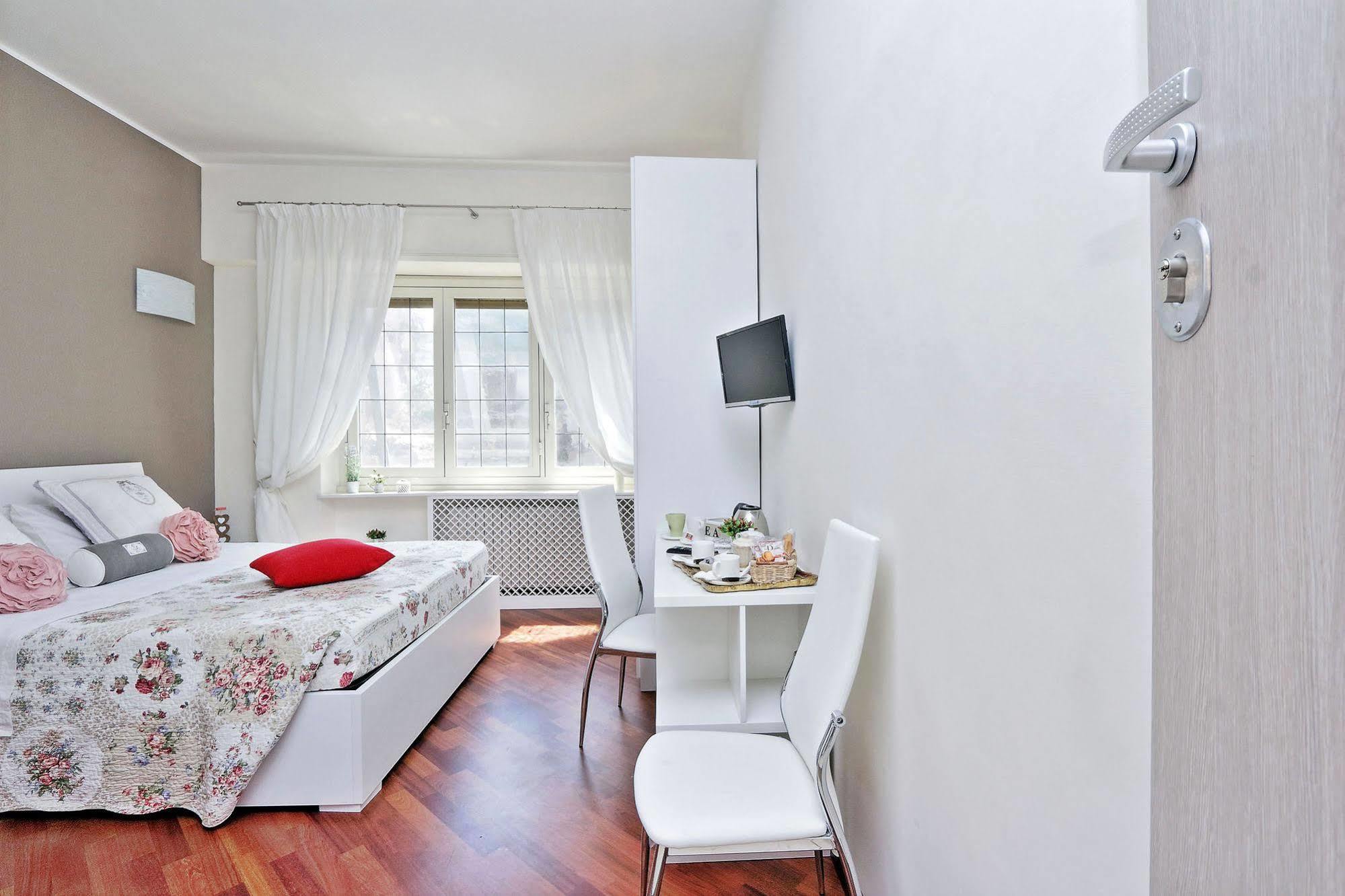 San Pietro Stazione Guesthouse Rom Exteriör bild